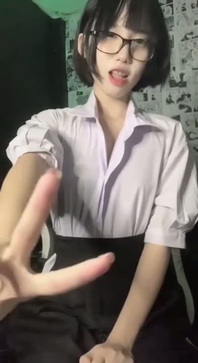 Vừa đi học về đã nứng